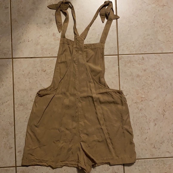Romper - Picture 2 of 2